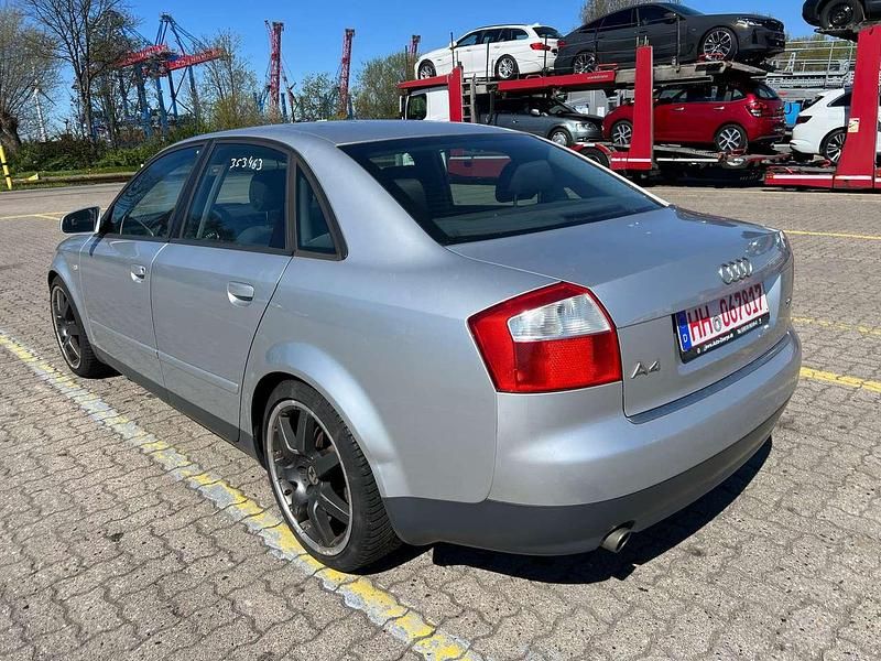 Gebraucht Audi A4 102 PS (75 kW) 2003 Silber Limousine