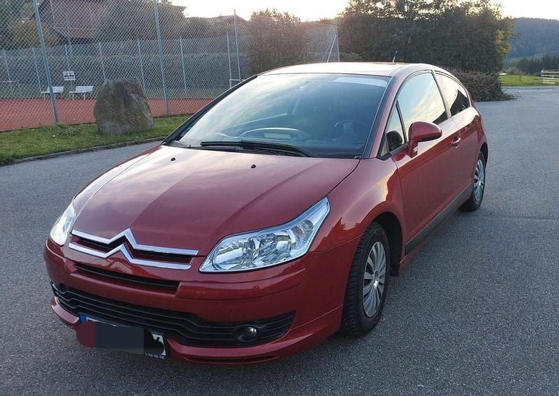 Rot Gebraucht 2006 Citroën C4 Coupé | 600 € (Fairer Preis) - Bild 1/4