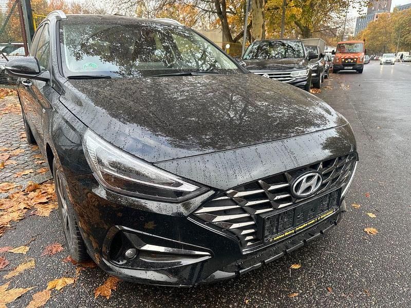 Schwarz Gebraucht 2020 Hyundai i30 Prime Kombi | 14.900 € (Superpreis) - Bild 1/4