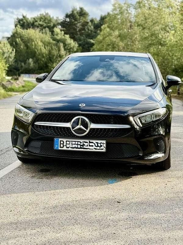 Schwarz Gebraucht 2022 Mercedes A220 Progressive Limousine | 31.670 € (Fairer Preis) - Bild 1/4