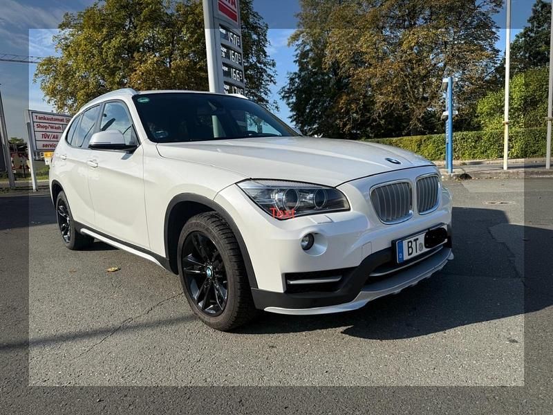 Weiß Gebraucht 2014 BMW X1 SUV | 12.000 € - Bild 1/4