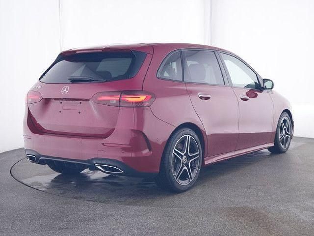 Gebraucht 2023 Mercedes B220 AMG line Van / Kleinbus | 30.864 € (Guter Preis) - Bild 1/3