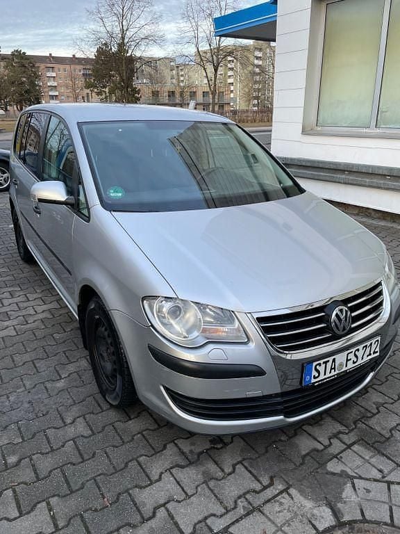 Silber Gebraucht 2009 VW Touran Trendline Van / Kleinbus | 1.000 € (Superpreis) - Bild 1/4