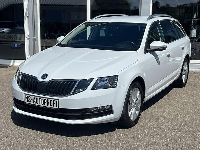 Weiß Gebraucht 2020 Skoda Octavia Ambition Limousine | 19.790 € (Fairer Preis) - Bild 1/4