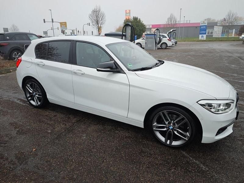Gebraucht BMW 120 Advantage 184 PS (135 kW) 2018 Weiß Kleinwagen