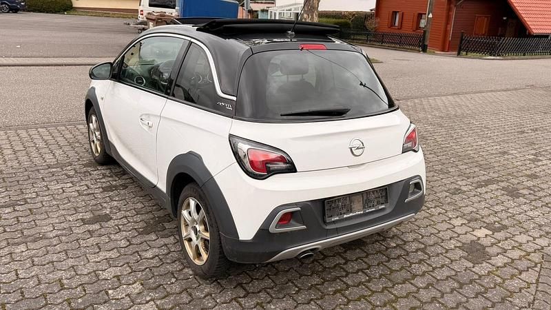 Gebraucht Opel Adam Rocks Rocks 115 PS (84 kW) 2015 Weiß Kleinwagen