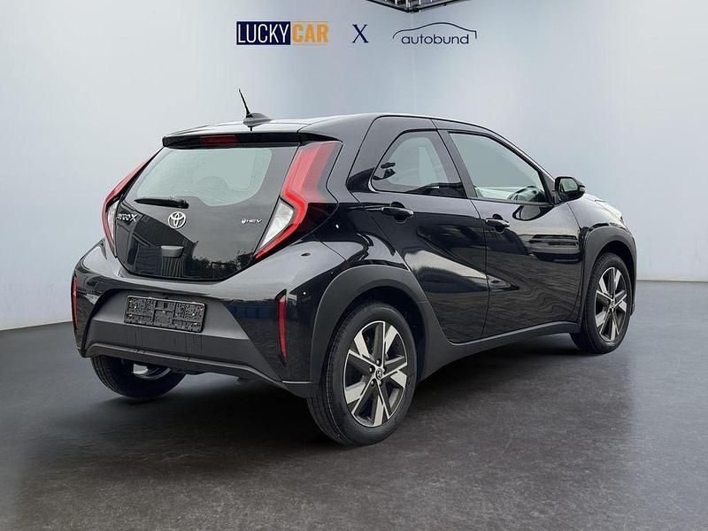 Neu Toyota Aygo X Comfort 116 PS (85 kW) 2026 Schwarz SUV