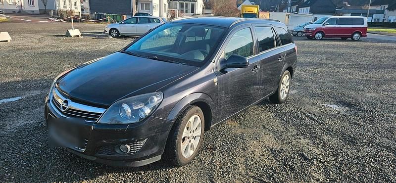 Gebraucht Opel Astra 125 PS (91 kW) 2010 Schwarz Kombi