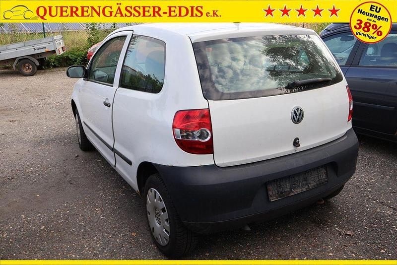 Gebraucht VW Fox 54 PS (39 kW) 2008 Weiß Kleinwagen