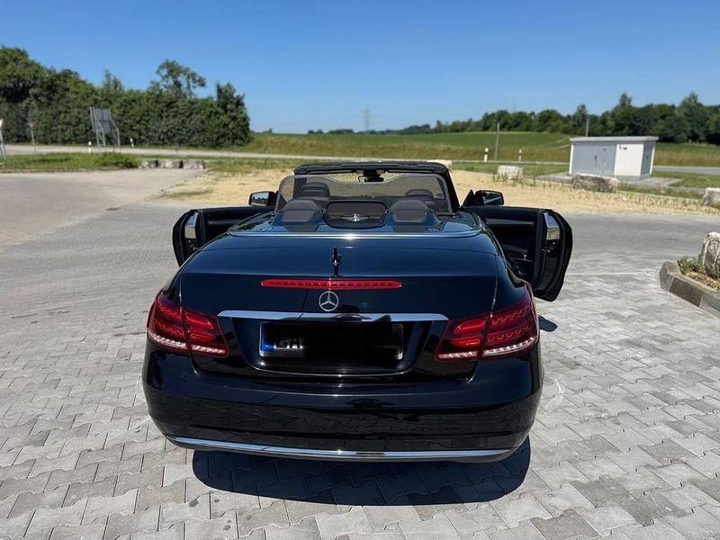 Gebraucht Mercedes E200 184 PS (135 kW) 2013 Schwarz Cabrio