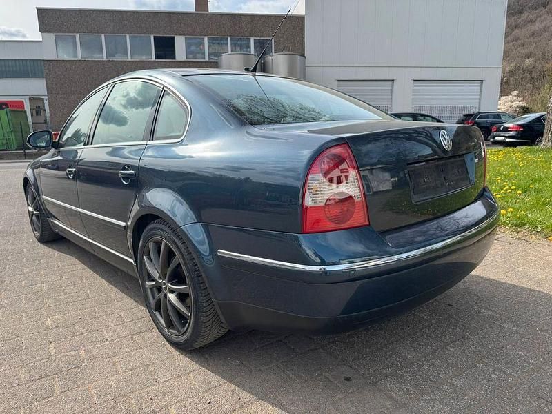 Second-hand VW Passat Highline 193 CP (141 kW) 2004 Albastru Berlinǎ
