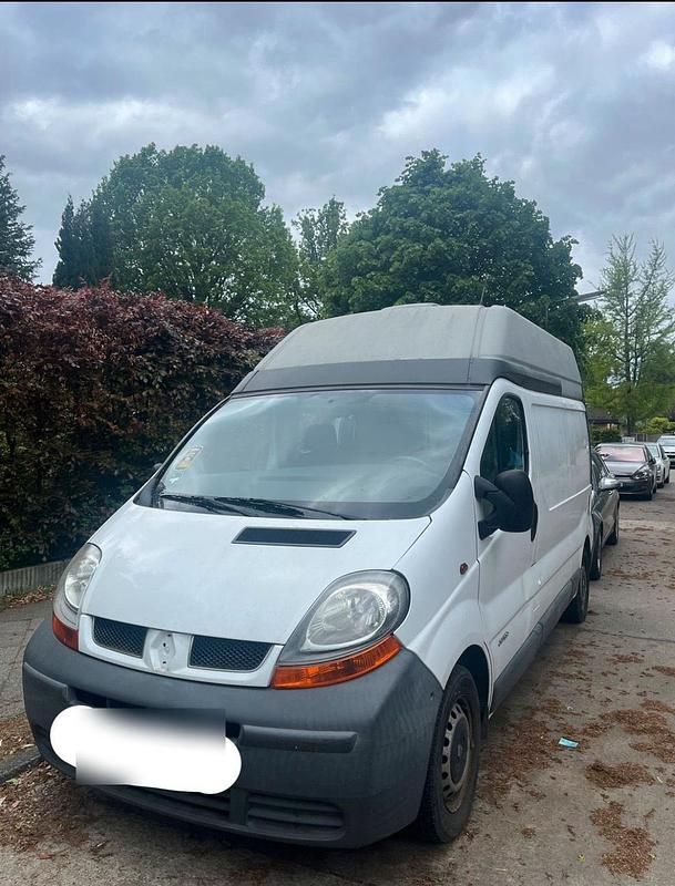 Weiß Gebraucht 2004 Renault Traffic Van / Kleinbus | 6.800 € - Bild 1/4