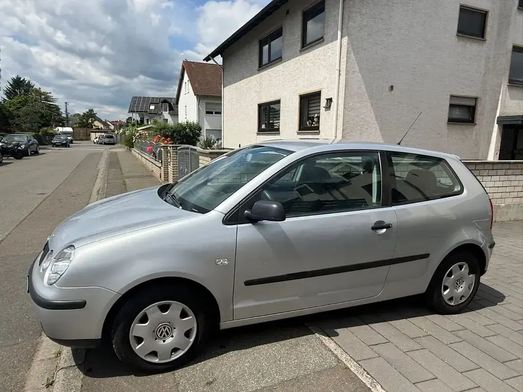 Gebraucht VW Polo 75 PS (55 kW) 2003 Silber Kleinwagen