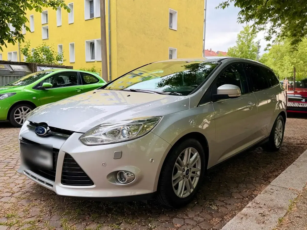 Gebraucht Ford Focus 130 PS (95 kW) 2013 Silber Kombi