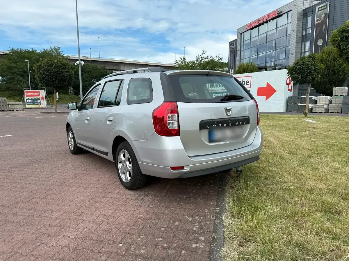 Gebraucht Dacia Logan MCV 90 PS (66 kW) 2013 Silber Kombi