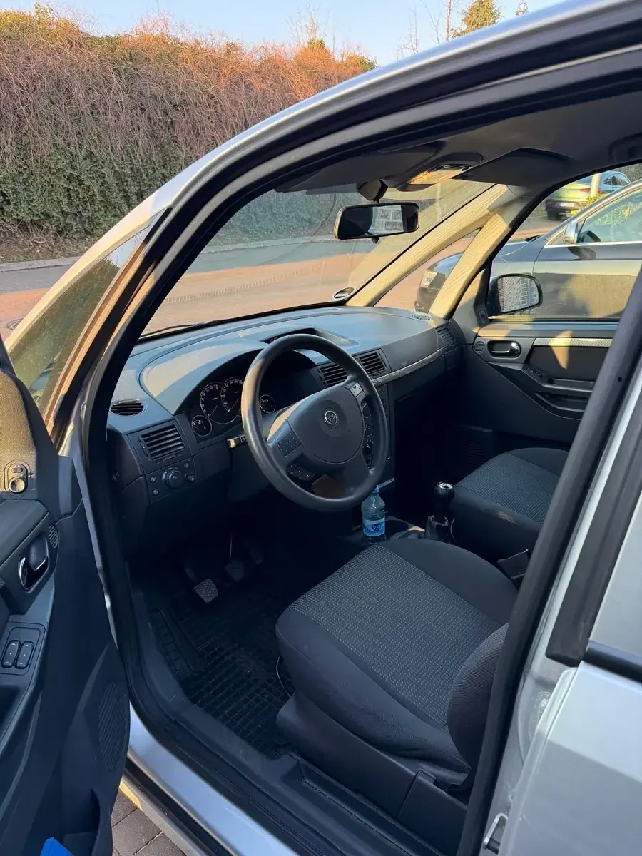 Gebraucht Opel Meriva 95 PS (69 kW) 2008 Silber Van / Kleinbus