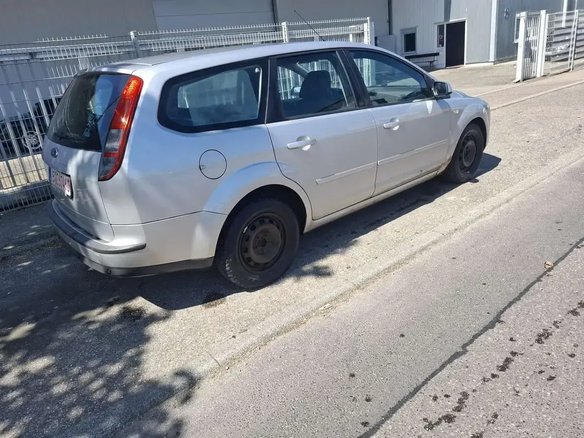 Gebraucht Ford Focus Ambiente 101 PS (74 kW) 2007 Silber Kombi