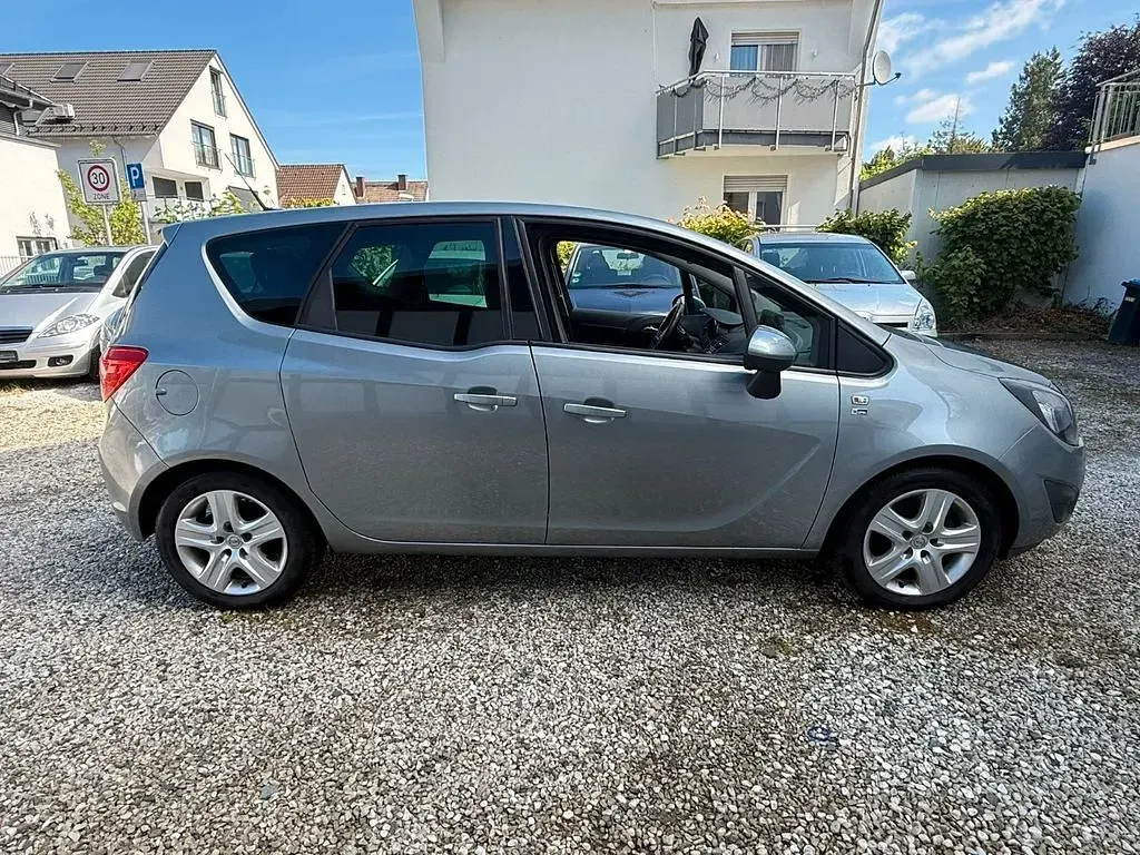 Gebraucht Opel Meriva 120 PS (88 kW) 2012 Silber Van / Kleinbus
