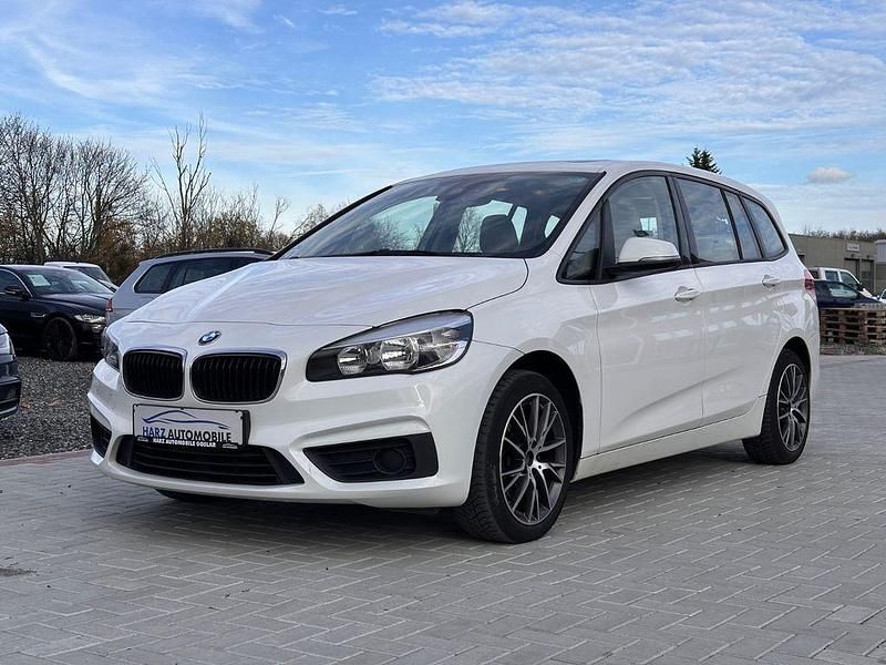 Weiß Gebraucht 2015 BMW 214 Gran Tourer Van / Kleinbus | 6.950 € - Bild 1/4