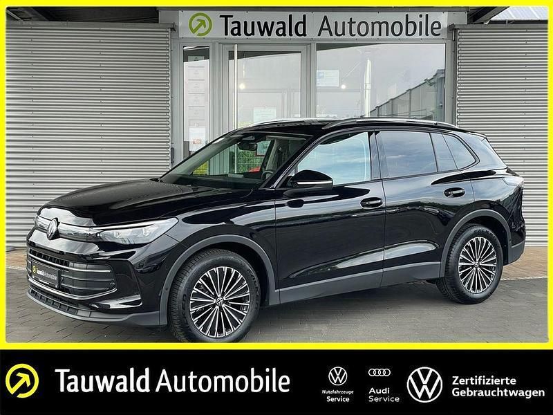 Schwarz Gebraucht 2024 VW Tiguan Life SUV | 31.480 € (Superpreis) - Bild 1/4