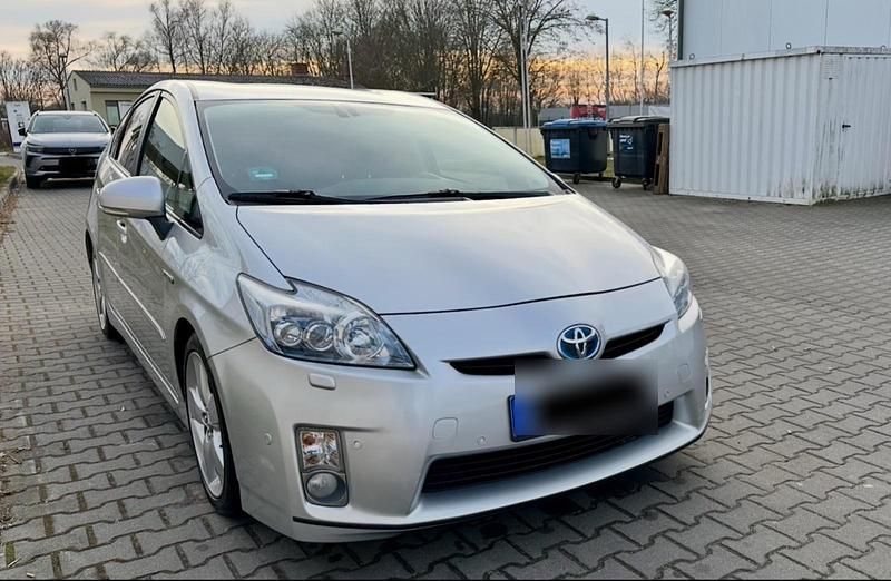 Gebraucht Toyota Prius 136 PS (100 kW) 2010 Silber Kleinwagen