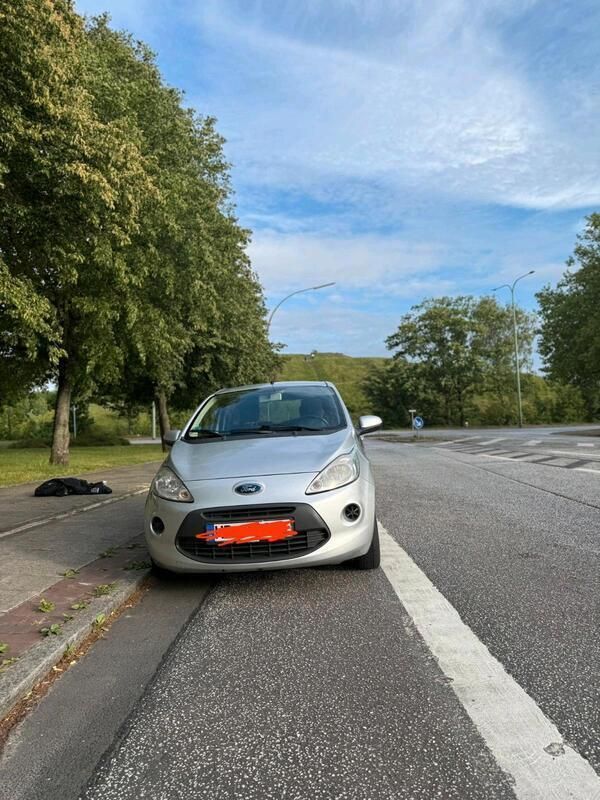 Silber Gebraucht 2010 Ford Ka Kleinwagen | 950 € - Bild 1/4