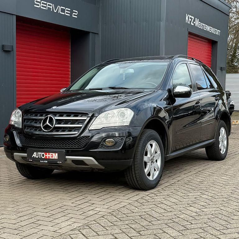 Gebraucht Mercedes ML350 224 PS (164 kW) 2009 Schwarz SUV