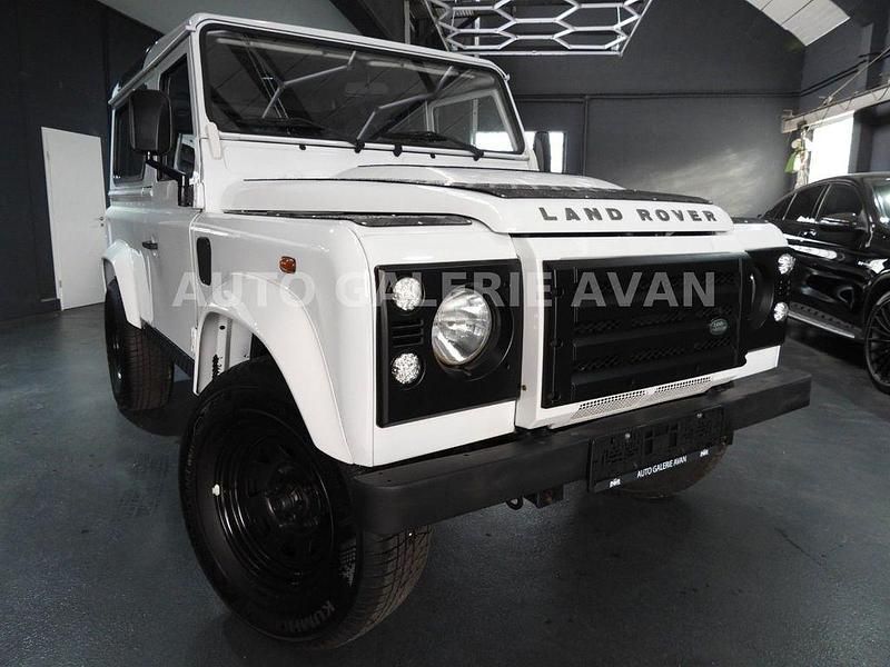 Weiss Gebraucht 2014 Land Rover Defender Kombi | 49.000 € (Guter Preis) - Bild 1/4