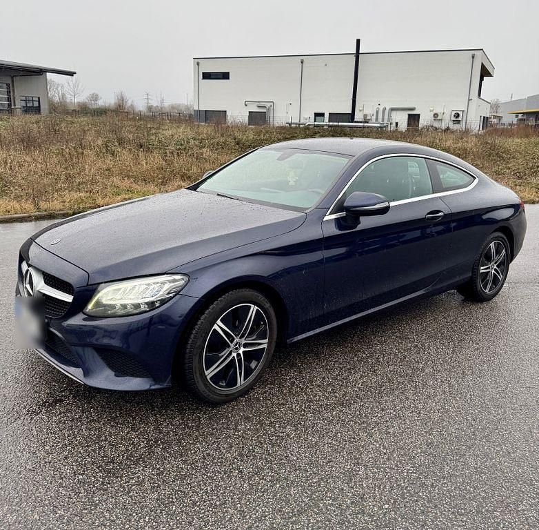 Blau Gebraucht 2019 Mercedes C300 Coupé | 22.999 € (Superpreis) - Bild 1/4