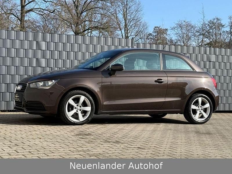 Gebraucht Audi A1 Attraction 90 PS (66 kW) 2011 Braun Kleinwagen