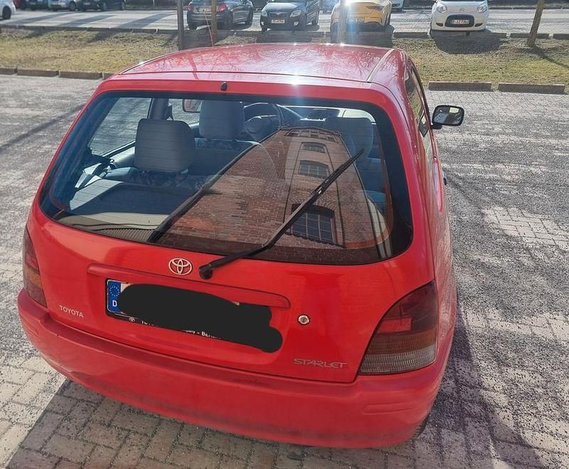 Gebraucht Toyota Starlet 75 PS (55 kW) 1998 Rot Kleinwagen