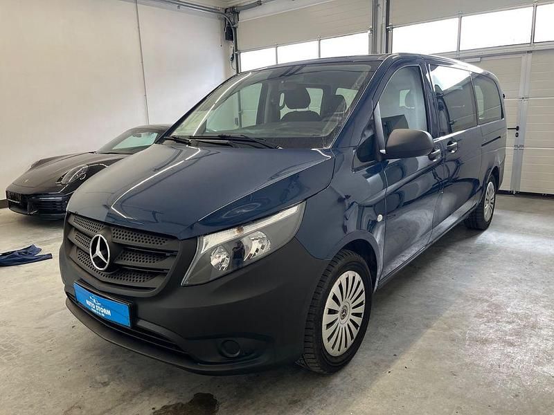 Stahlblau Gebraucht 2023 Mercedes Vito Van / Kleinbus | 31.970 € (Etwas zu teuer) - Bild 1/4