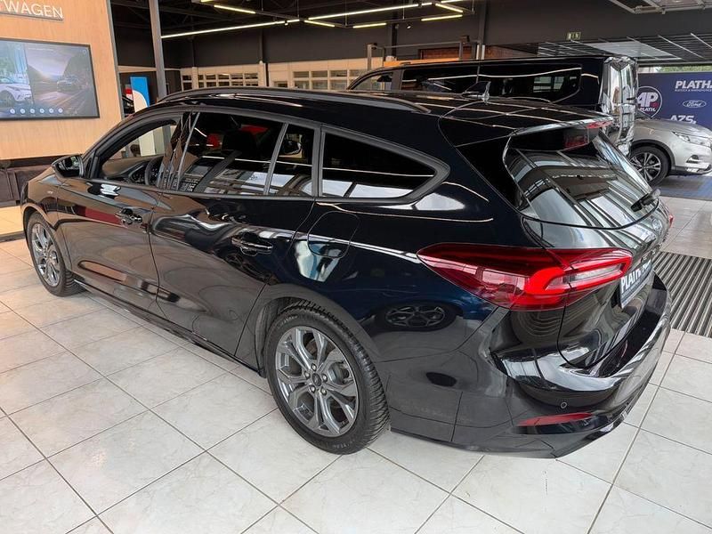 Gebraucht Ford Focus ST-Line 125 PS (91 kW) 2024 Schwarz Limousine