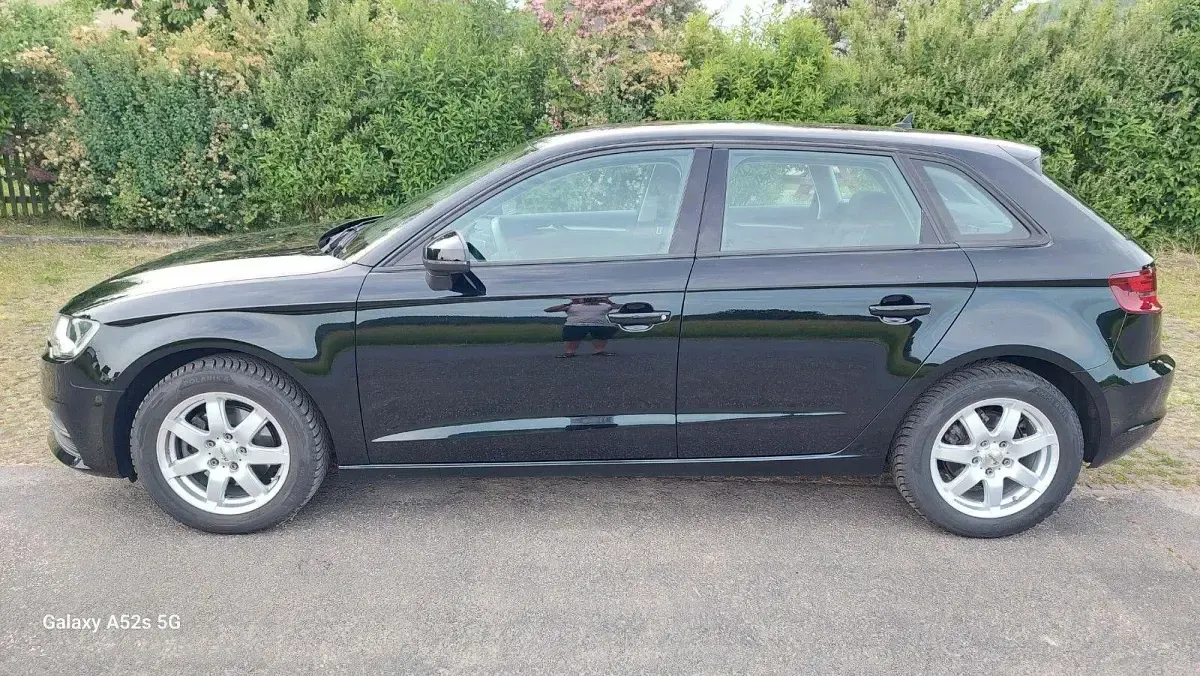 Gebraucht Audi A3 Ambiente 110 PS (80 kW) 2016 Schwarz Limousine