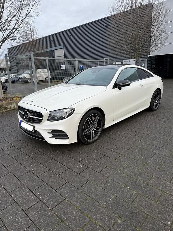 Gebraucht Mercedes E400 340 PS (250 kW) 2019 Weiß Coupé