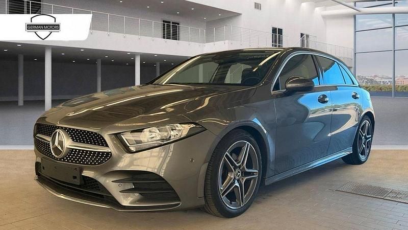 Mountaingrau Gebraucht 2021 Mercedes A180 AMG line Limousine | 22.950 € (Fairer Preis) - Bild 1/3