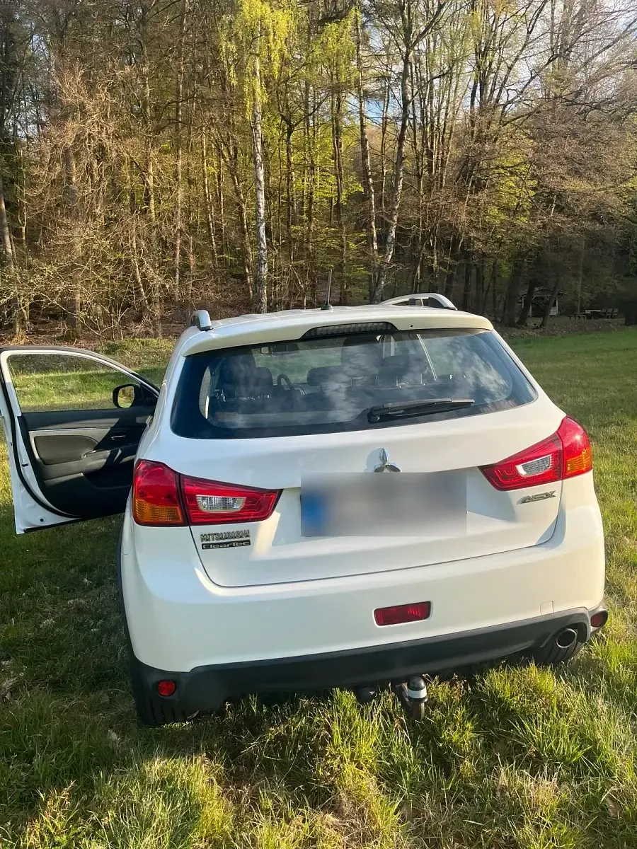 Używany Mitsubishi ASX 116 KM (85 kW) 2016 Biały SUV