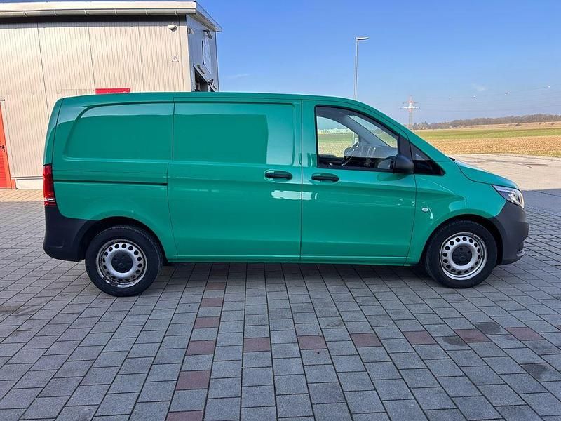 Gebraucht Mercedes Vito 190 PS (139 kW) 2021 Grün Van