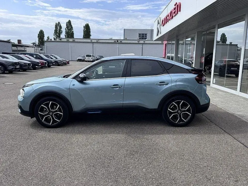 Gebraucht Citroën e-C4 Shine 100 kW (136 PS) 2022 Blau Limousine