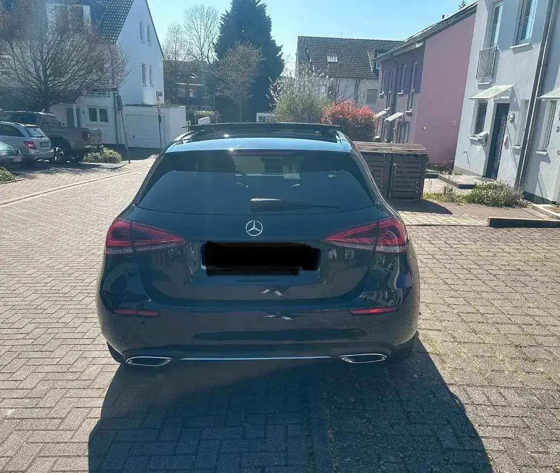 Gebraucht Mercedes A250 224 PS (164 kW) 2019 Schwarz Limousine
