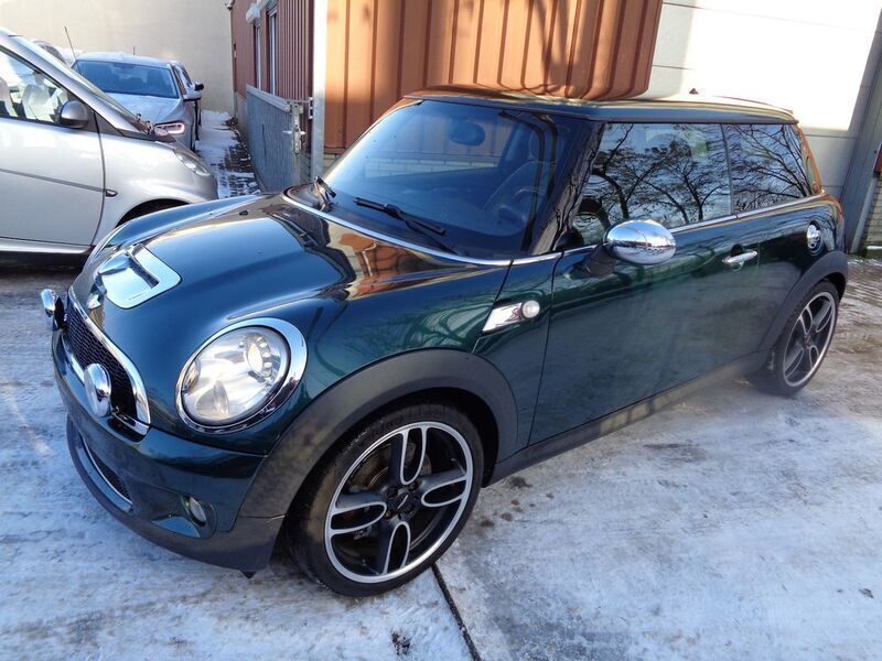 Grün Gebraucht 2008 Mini John Cooper Works Kleinwagen | 12.900 € - Bild 1/4