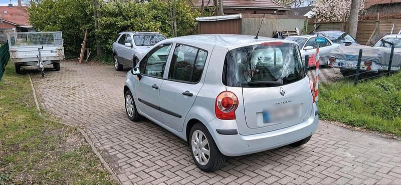 Gebraucht Renault Modus 88 PS (64 kW) 2006 Silber Van / Kleinbus