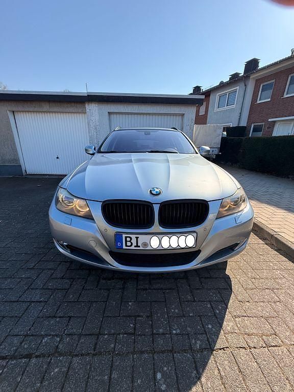 Gebraucht BMW 320 184 PS (135 kW) 2010 Kombi