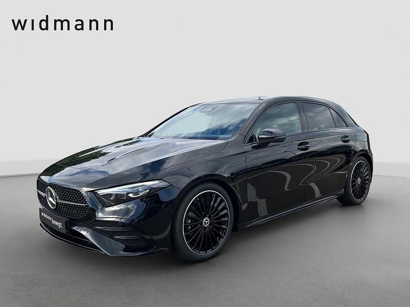 Metalliclack kosmosschwarz Gebraucht 2025 Mercedes A180 AMG Limousine | 39.980 € (Teuer) - Bild 1/4