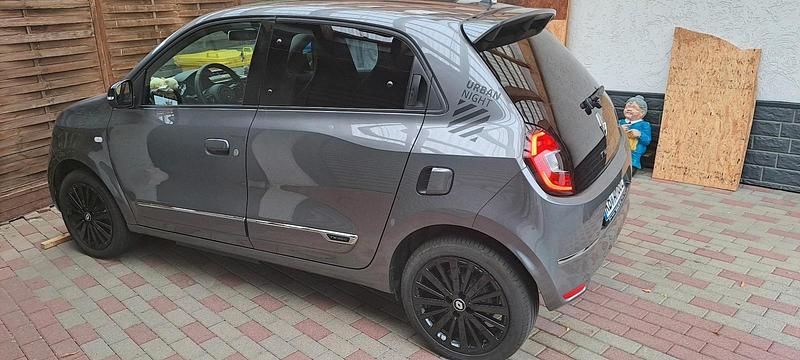 Grau Gebraucht 2022 Renault Twingo Urban Night Kleinwagen | 13.500 € (Fairer Preis) - Bild 1/4