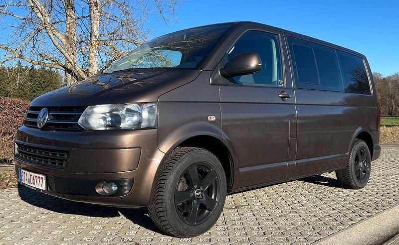 Gebraucht VW Multivan Comfortline 140 PS (102 kW) 2010 Braun Van