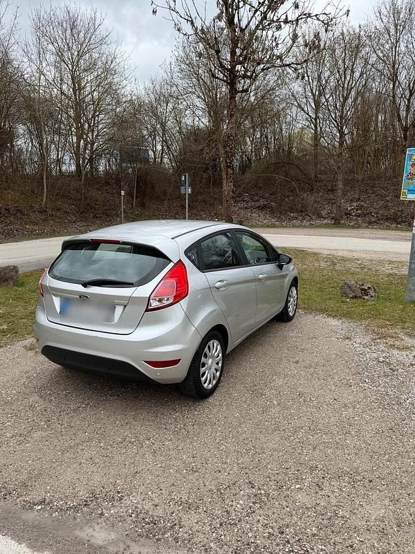 Gebraucht Ford Fiesta 2017 Grau Kleinwagen