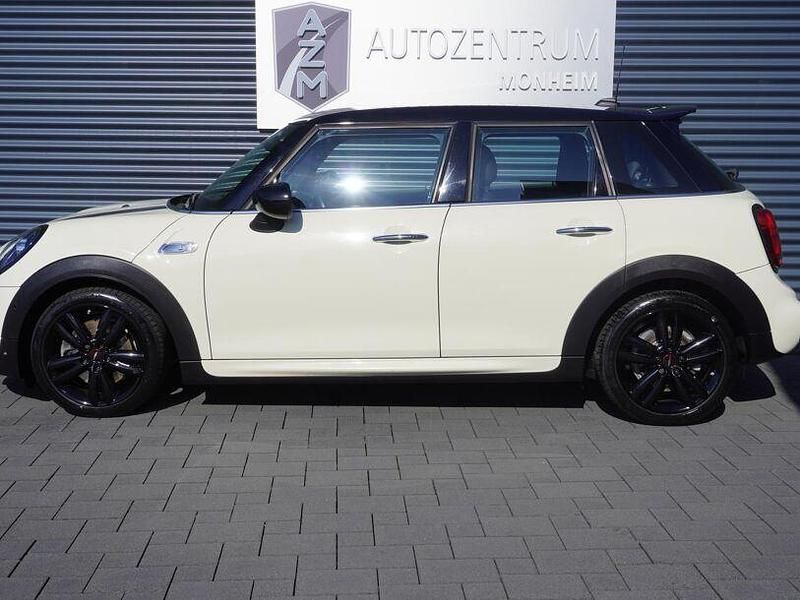Gebraucht Mini Cooper 131 PS (96 kW) 2020 Weiss Kleinwagen