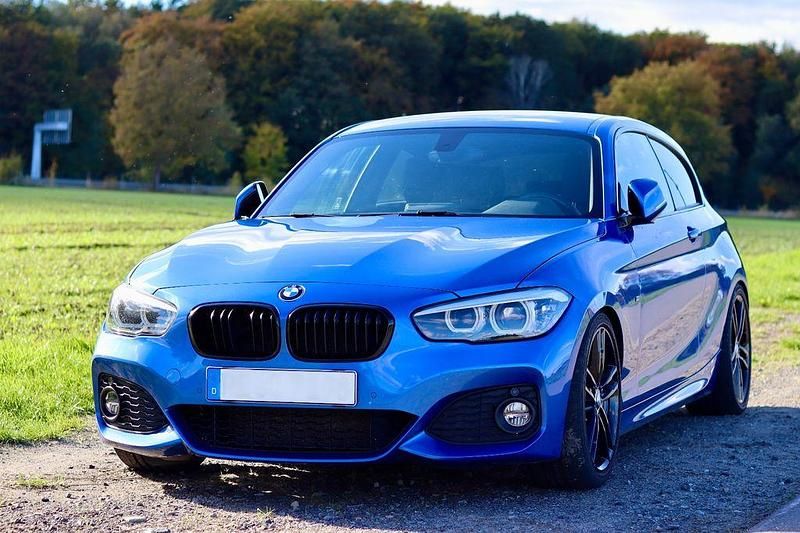 Blau Gebraucht 2017 BMW 120 M Sport Kleinwagen | 14.290 € (Guter Preis) - Bild 1/4