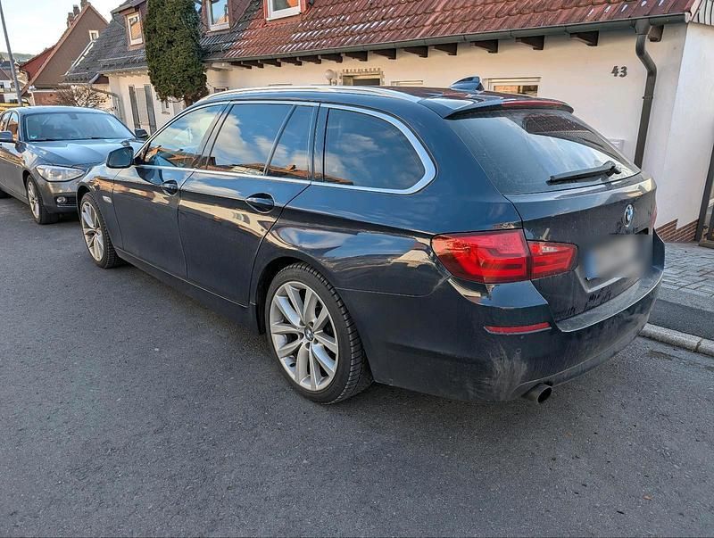 Gebraucht BMW 535 Sport Line 299 PS (219 kW) 2011 Blau Kombi